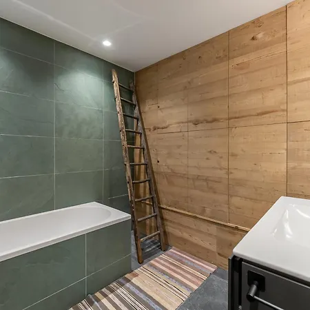 Chalet Familial Neuf Avec Sauna Et Spa, Proche Des Pistes, Accueille 12 Personnes Et Animaux Admis - Fr-1-570-30 *